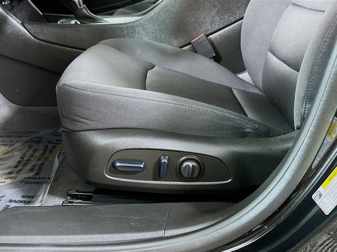 Used 2024 Chevrolet Malibu RS FWD image 17