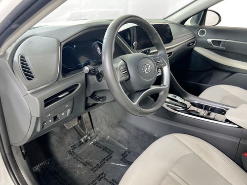 Used 2023 Hyundai Sonata SEL w/ Convenience Package FWD image 9