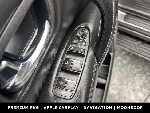 Used 2020 Nissan Armada SL w/ Premium Package image 9