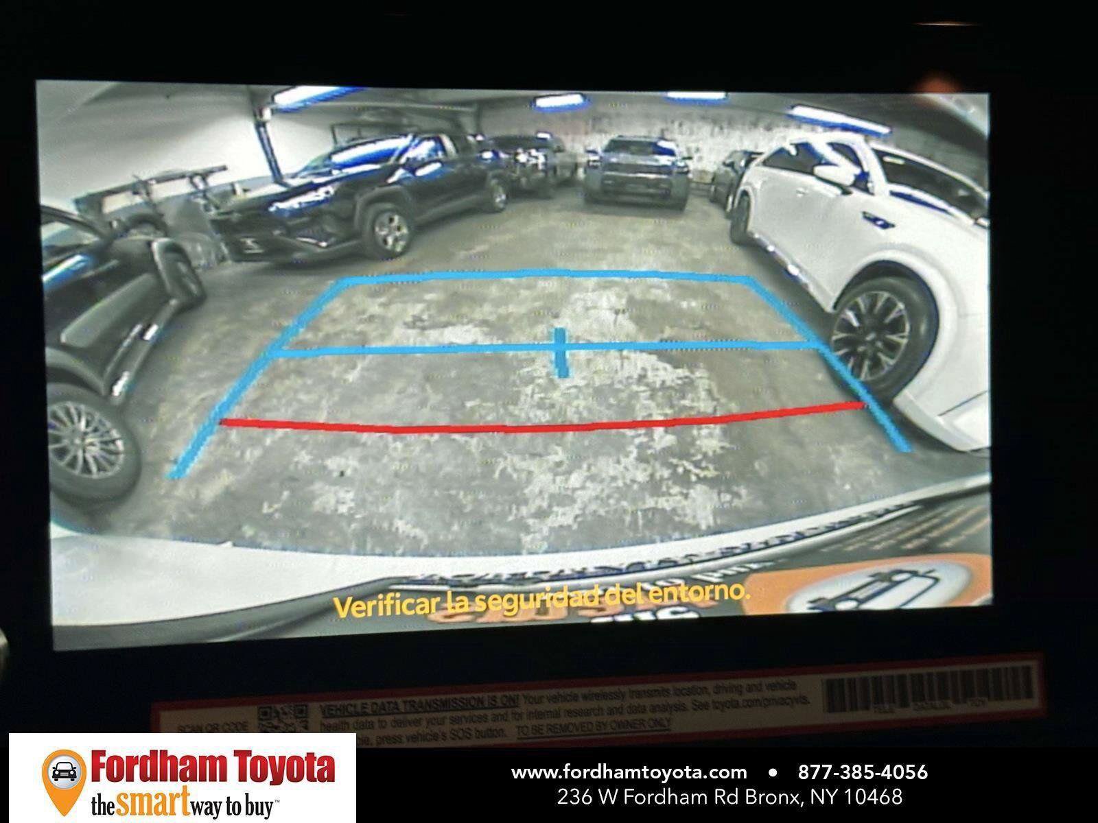 Used 2026 Toyota Sienna LE FWD image 23