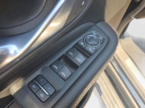 Used 2021 GMC Yukon XL Denali AWD/4WD image 25