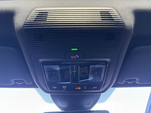 Used 2024 Volkswagen Golf R 2.0T image 28