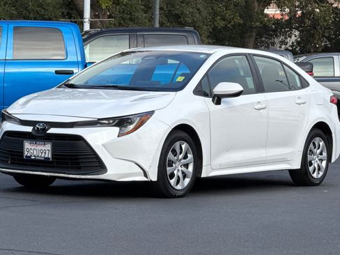 Used 2023 Toyota Corolla LE image 7