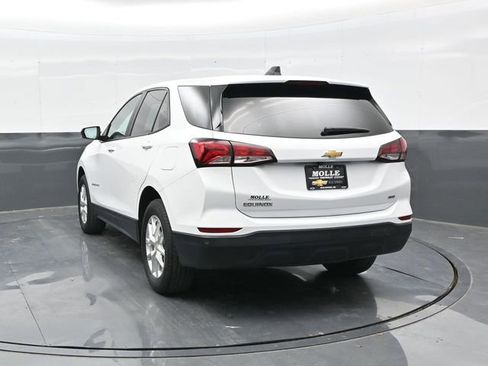 Used 2022 Chevrolet Equinox LS w/ LS Convenience Package AWD/4WD image 5