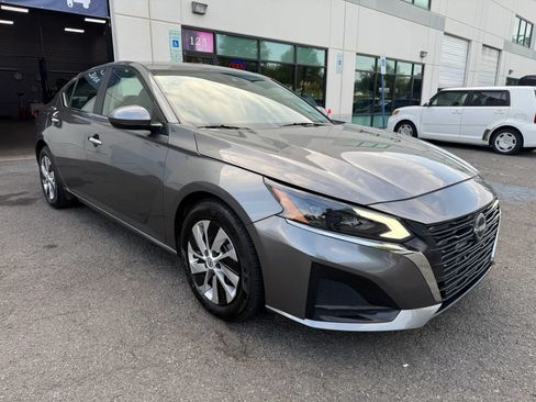 Used 2023 Nissan Altima 2.5 S FWD image 8