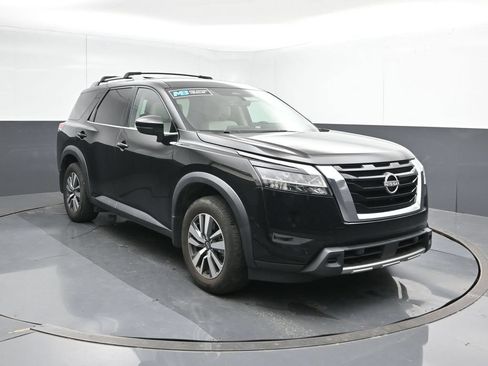 Used 2024 Nissan Pathfinder SL FWD image 7