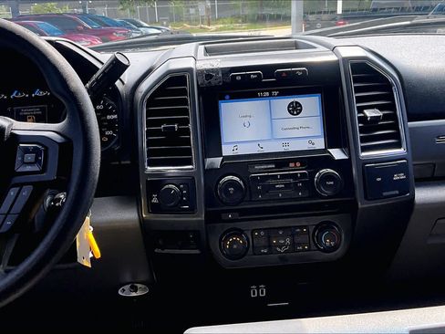 Used 2017 Ford F250 XLT w/ XLT Premium Package AWD/4WD image 6