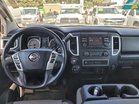 Used 2018 Nissan Titan S w/ S Utility Package image 10
