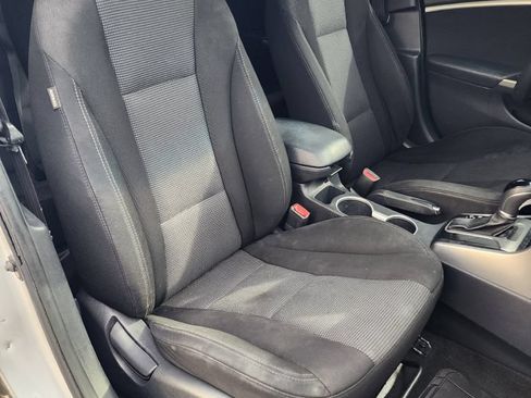 Used 2014 Hyundai Elantra GT FWD image 7