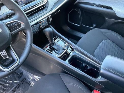 Used 2025 Jeep Compass Sport AWD/4WD image 17
