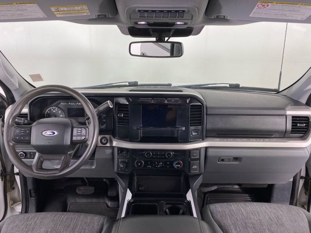 Used 2023 Ford F250 XLT AWD/4WD image 3