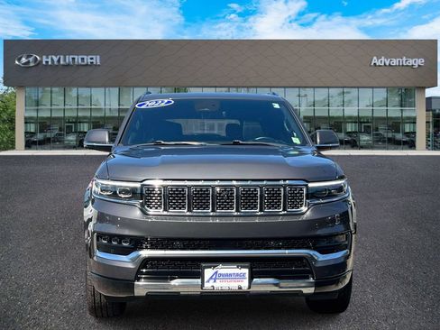 Used 2022 Jeep Grand Wagoneer Series II AWD/4WD image 2