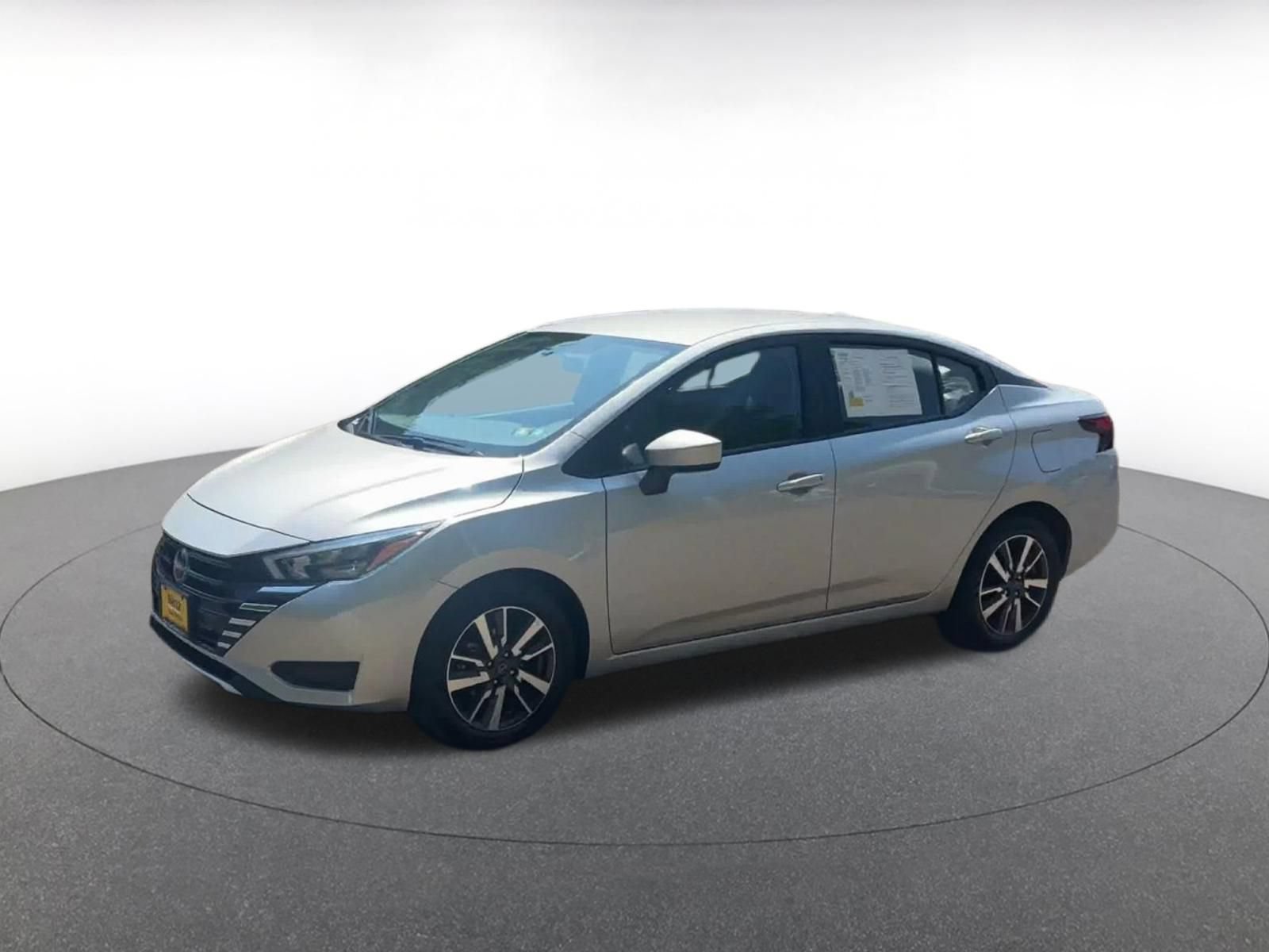 Used 2025 Nissan Versa SV FWD image 7