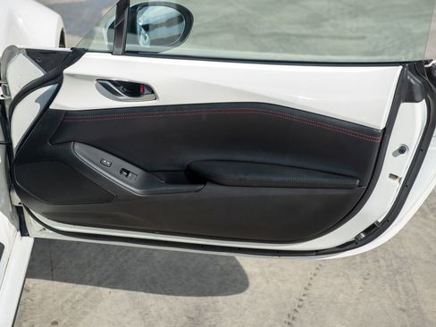 Used 2018 MAZDA MX-5 Miata RF Grand Touring image 44