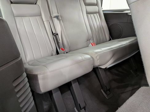 Used 2006 Lincoln Navigator Luxury AWD/4WD image 32