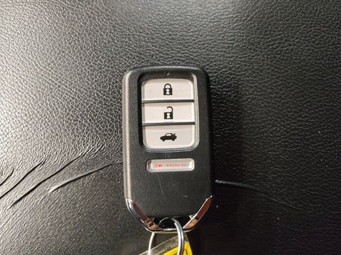 Used 2018 Honda Accord LX image 32