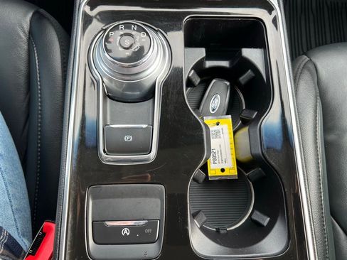 Used 2019 Ford Edge Titanium image 27