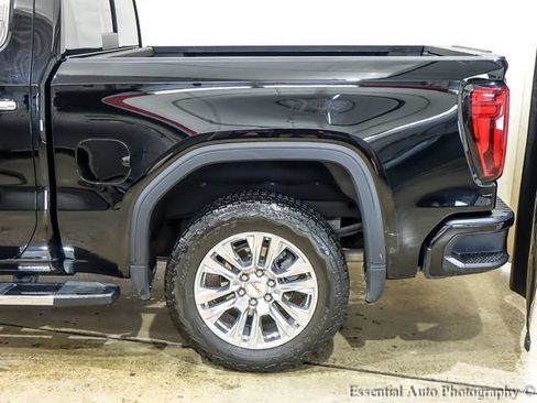 Used 2024 GMC Sierra 1500 Denali w/ Technology Package AWD/4WD image 10