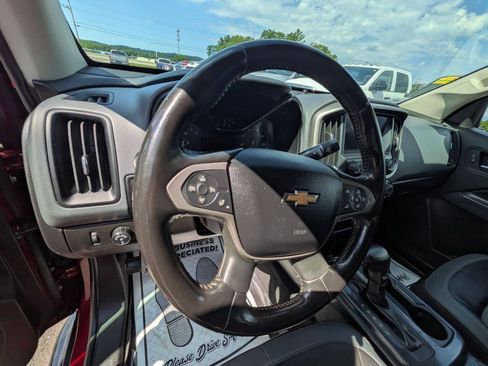 Used 2019 Chevrolet Colorado Z71 AWD/4WD image 13