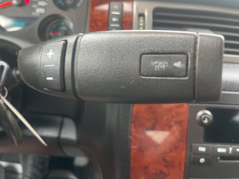 Used 2011 Chevrolet Avalanche LS w/ Convenience Package AWD/4WD image 26