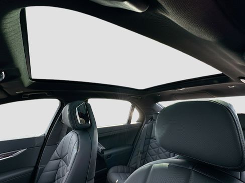 New 2026 BMW 740i w/ Premium Package image 16