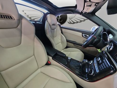 Used 2013 Mercedes-Benz SLK 250 image 19