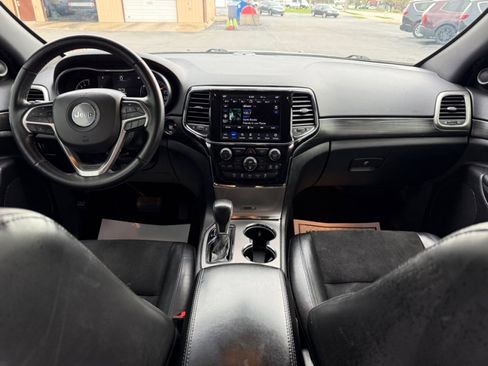 Used 2022 Jeep Grand Cherokee Laredo X image 10