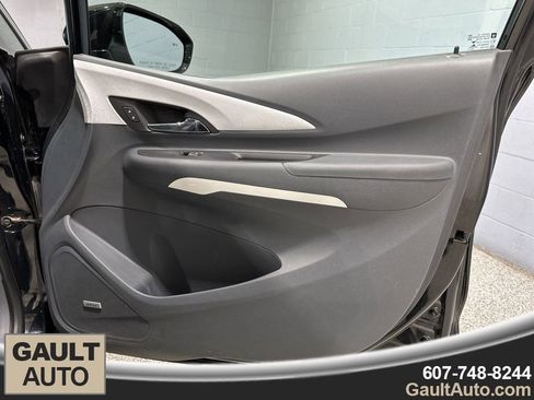 Used 2019 Chevrolet Bolt Premier w/ Infotainment Package image 17