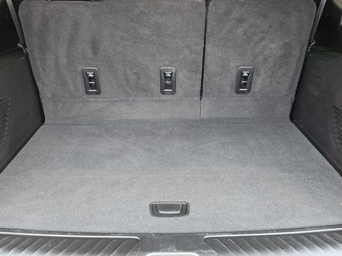 Used 2022 GMC Yukon XL SLT w/ SLT Luxury Package AWD/4WD image 21