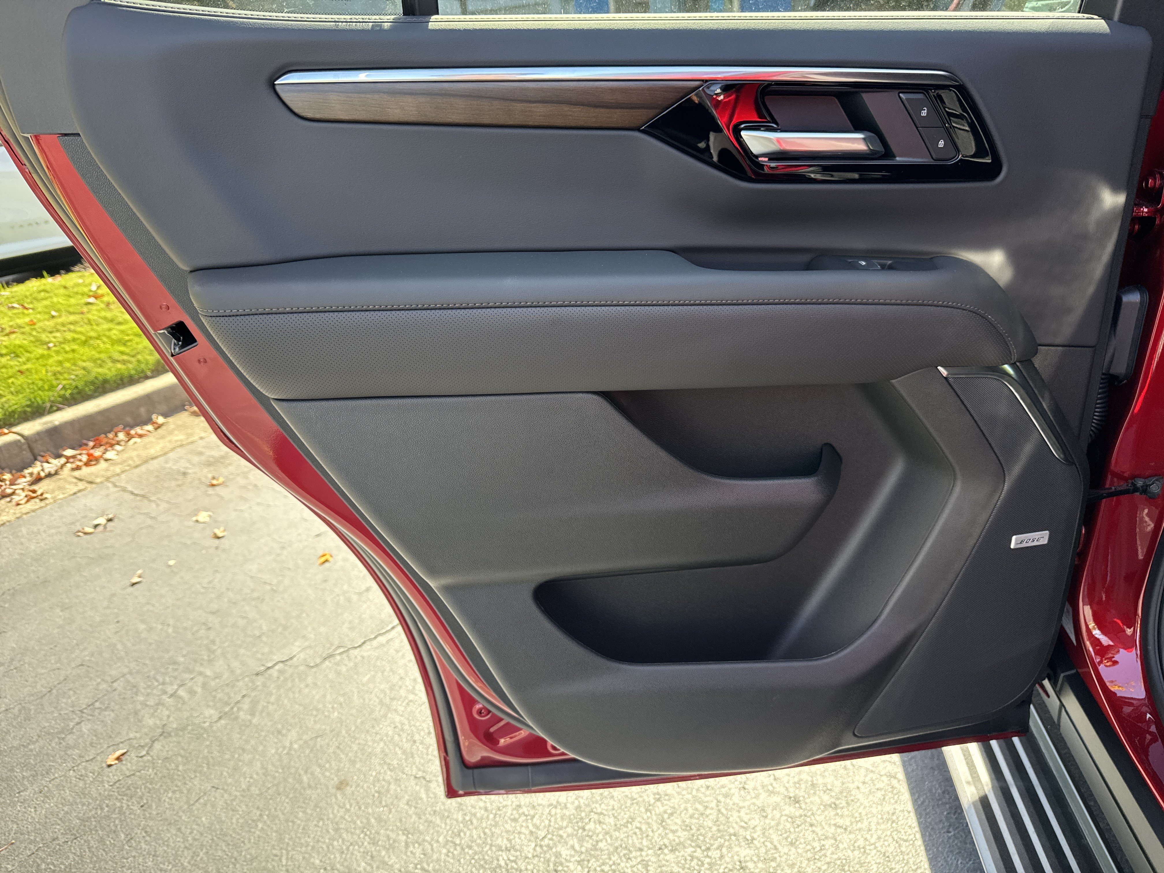 New 2027 Chevrolet Tahoe High Country AWD/4WD image 23