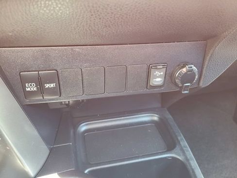 Used 2017 Toyota RAV4 XLE w/ Plus Extra Value Package FWD image 26