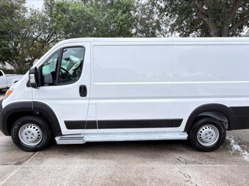 Used 2025 RAM ProMaster 2500 w/ U-Haul Equipment Group FWD image 3