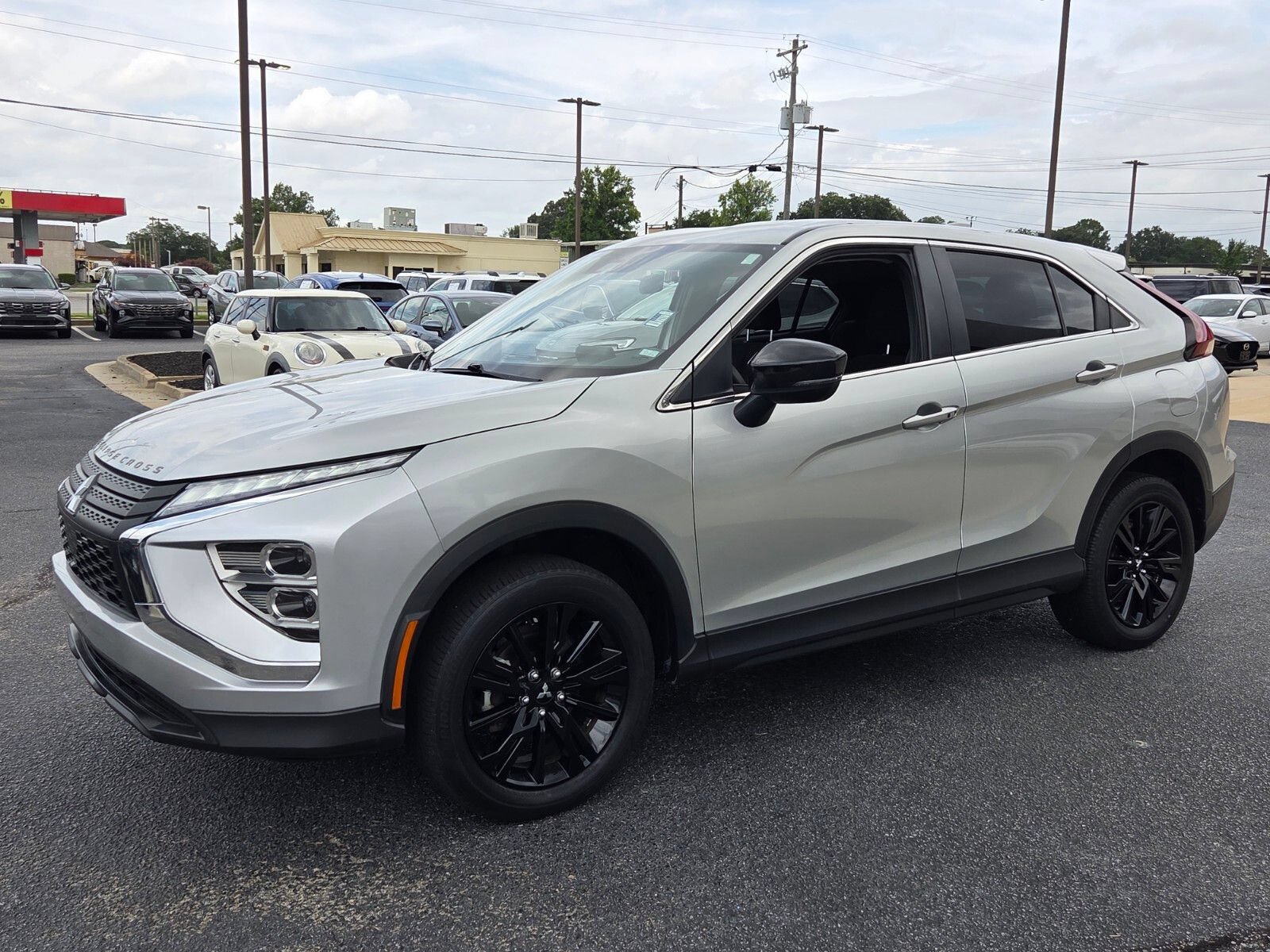 Used 2024 Mitsubishi Eclipse Cross LE AWD/4WD image 3