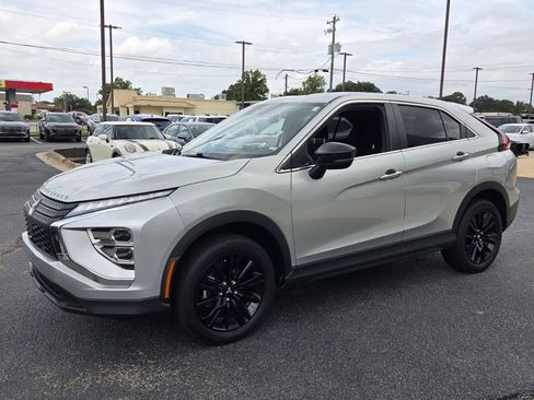 Used 2024 Mitsubishi Eclipse Cross LE AWD/4WD image 3