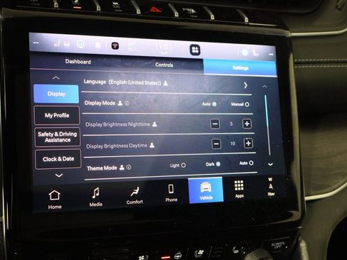 Used 2025 Jeep Grand Cherokee L Limited w/ Luxury Tech Group II image 37