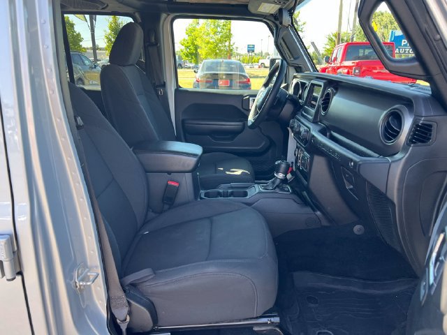 Used 2023 Jeep Wrangler Unlimited AWD/4WD image 15