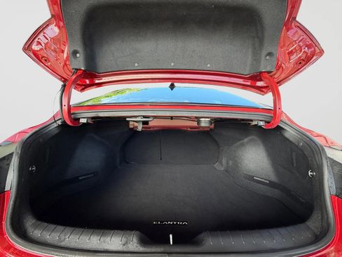 Used 2022 Hyundai Elantra Limited w/ Cargo Package FWD image 16