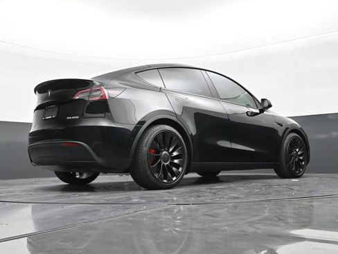 Used 2022 Tesla Model Y Performance AWD/4WD image 23