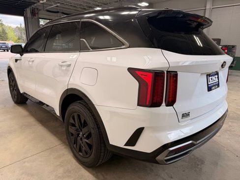 Used 2021 Kia Sorento S w/ Panoramic Sunroof Package FWD image 6