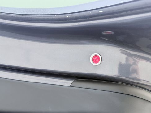 Used 2023 Tesla Model X image 44