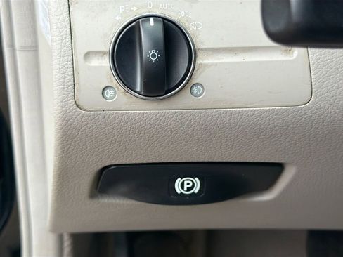 Used 2005 Mercedes-Benz E 320 Sedan image 30