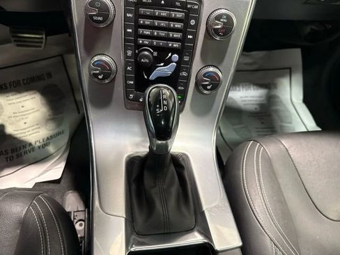 Used 2018 Volvo S60 T5 Dynamic w/ Vision Package image 21