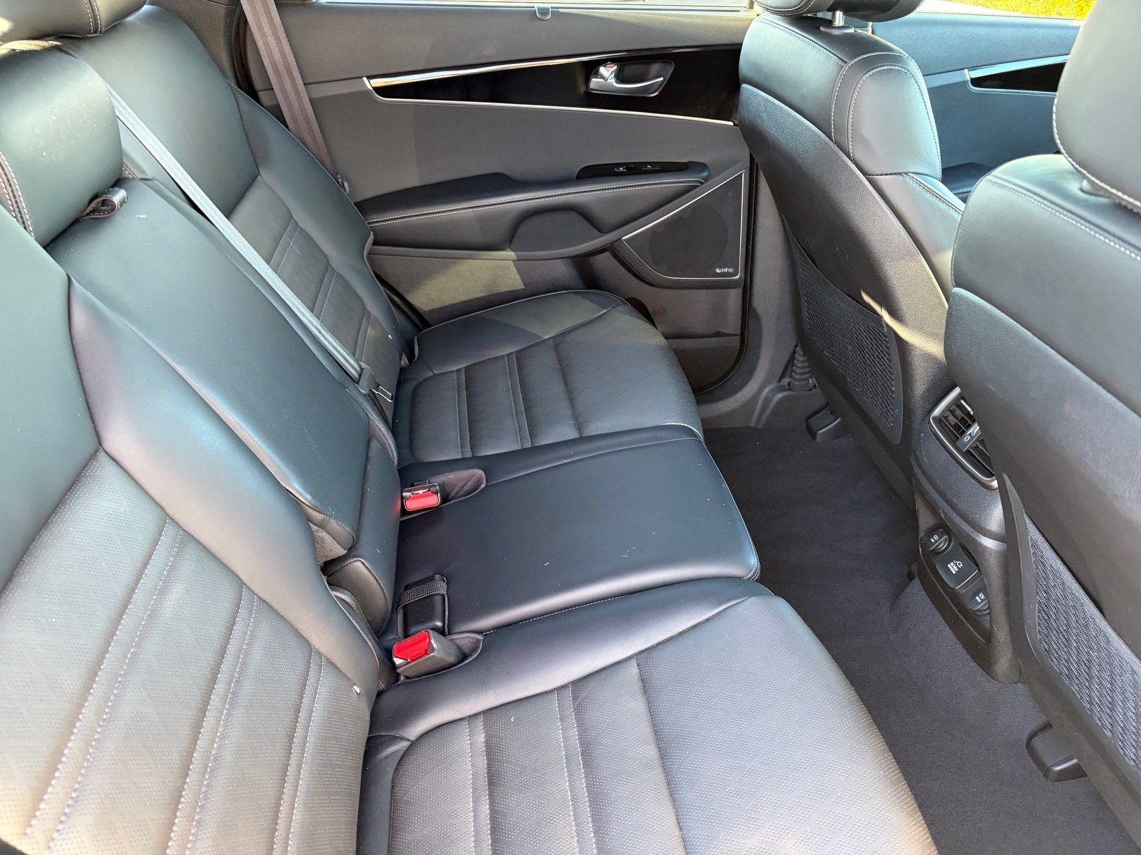 Used 2016 Kia Sorento SX FWD image 12