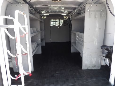 Used 2018 Chevrolet Express 2500 Extended RWD image 43
