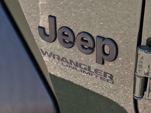 Used 2022 Jeep Wrangler Unlimited Sport AWD/4WD image 31