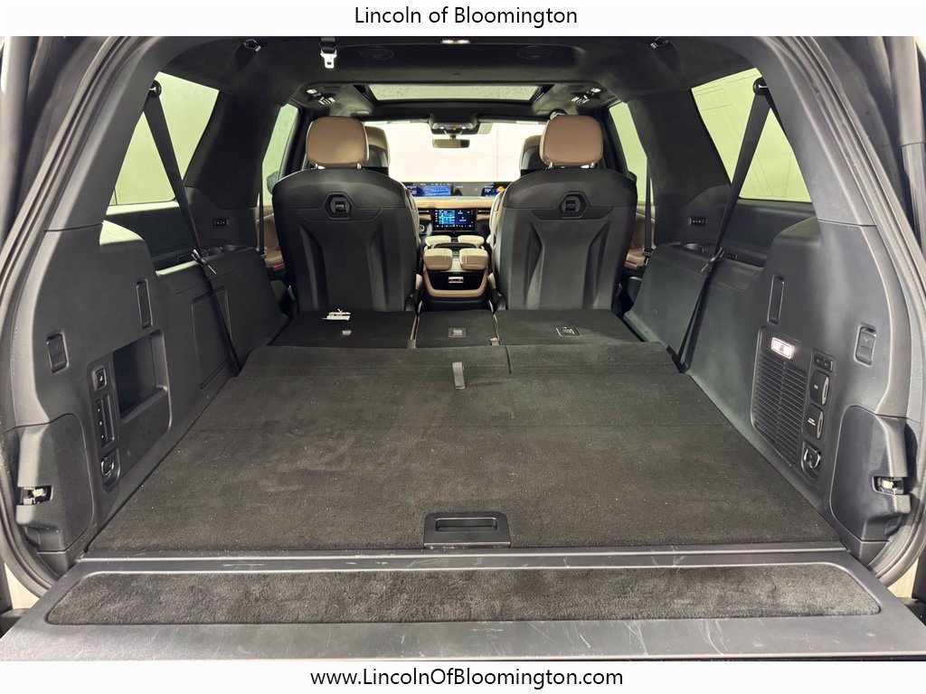 New 2025 Lincoln Navigator L Black Label AWD/4WD image 16