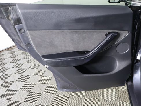 Used 2020 Tesla Model Y Long Range image 25