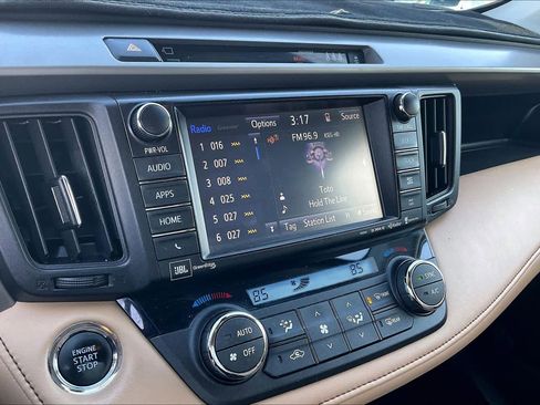 Used 2017 Toyota RAV4 Limited image 23