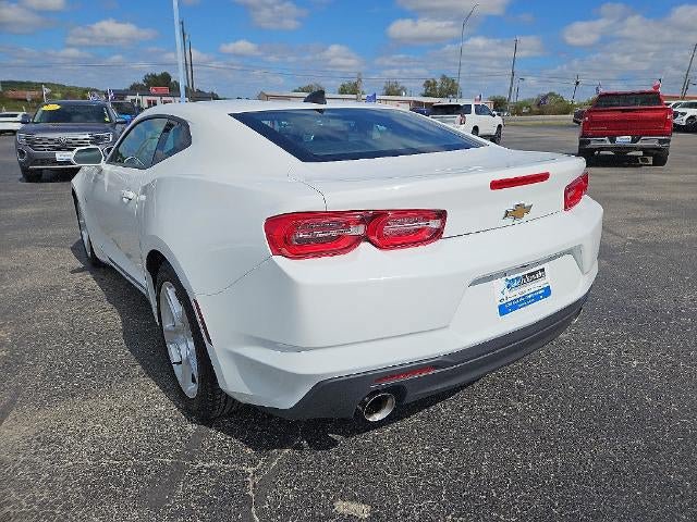 Used 2023 Chevrolet Camaro LT RWD image 5