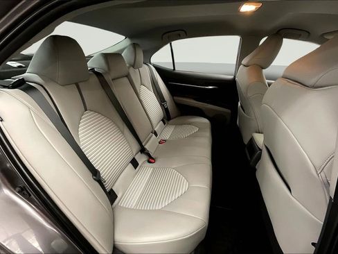 Used 2023 Toyota Camry SE image 30